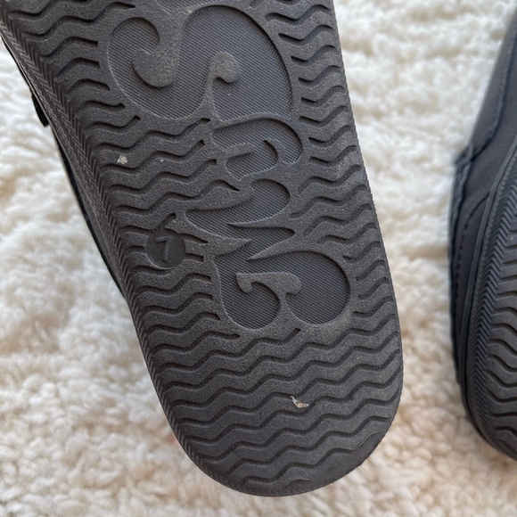 My Slippers | Black - Picture 4 of 5